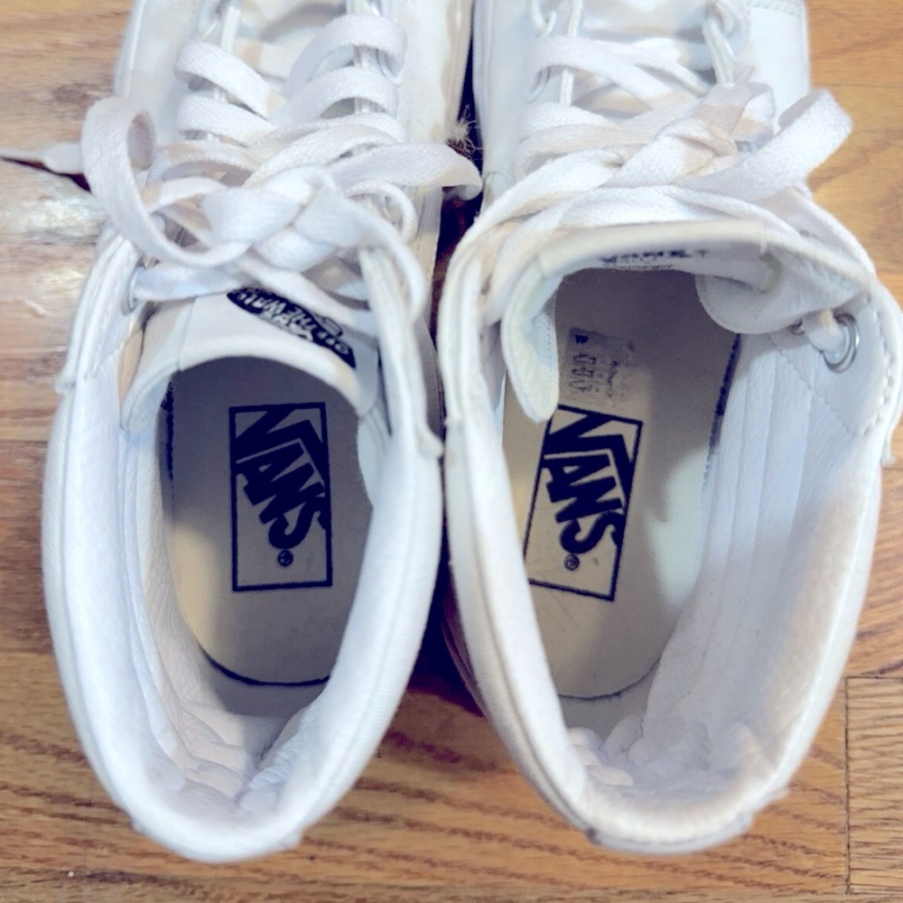 White high top vans- canvas, women’s 9, men’s 7.5 - Picture 10 of 11